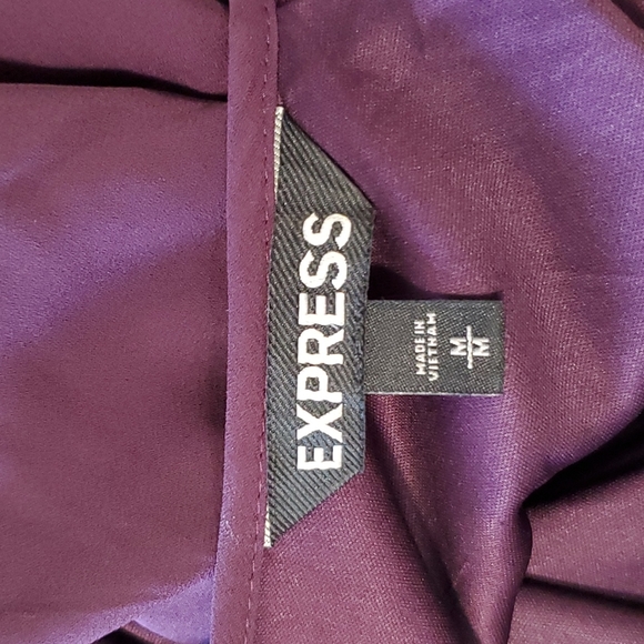 Express Keyhole Dress with Lace Details - Picture 7 of 7